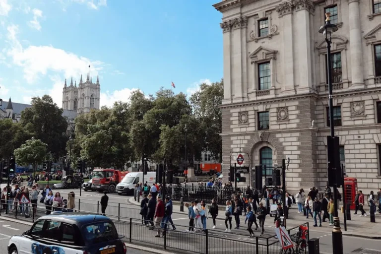 Mayfair London Explained: Search Intent, Learning Context, and Alternatives
