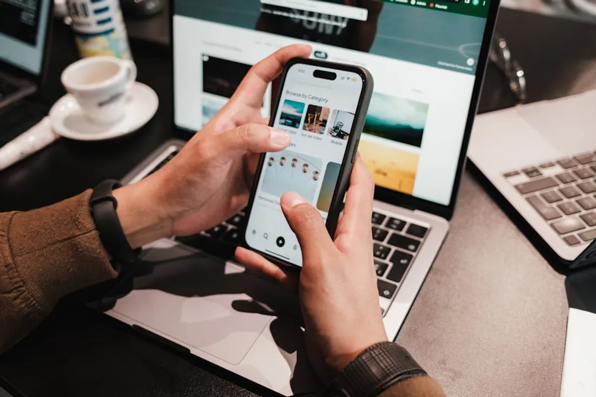 Newspapercast Explained: Search Intent, Learning Context, and Alternatives