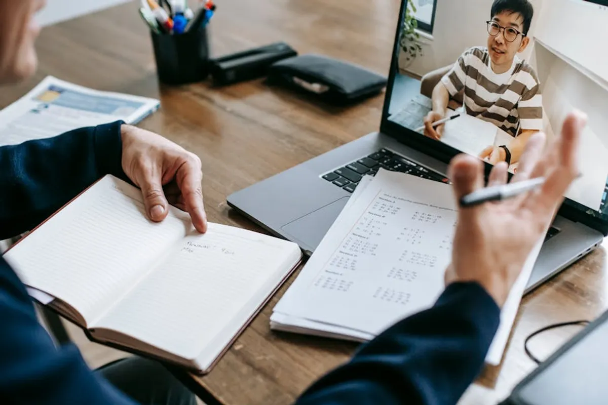 Online Learning vs Classroom Learning: Which Is Better?