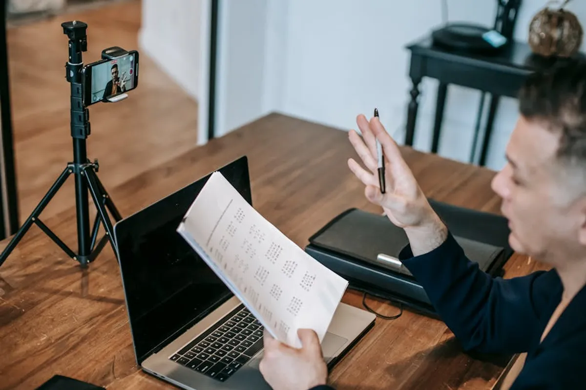 Online Learning vs Classroom Learning: Which Is Better?